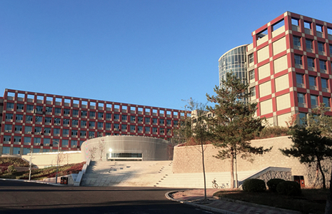 延辺大学理工実験訓練棟